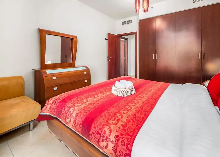 Lovely 2-Bed Condo In Jbr - 5 Mins From Beach - Palm View!